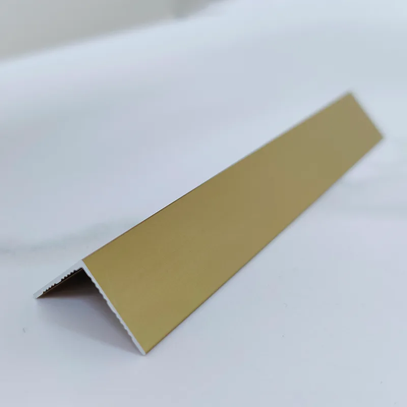 Trim sudut kanan 90°